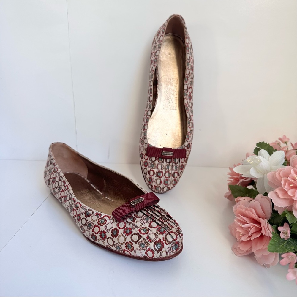 Salvatore Ferragamo Cream Burgundy Fabric Pleated Logo Bow Ballet Flats